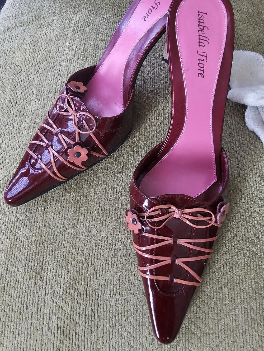 Isabella Fiore Burgundy Patent Pointed Mules with Pink Floral Accents - Picture 4 of 11